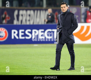 Florence, Italie. 12 mars, 2015. Florence, Italie. 12 mars, 2015. Fiorentina Vincenzo Montella entraîneur en chef au cours de l'UEFA Europa League Round de 16 premier match de football entre la Fiorentina et l'AS Roma, le jeudi 12 mars 2015 au stade Artemio Franchi. © Andrea Spinelli/Alamy Live News Crédit : Andrea Spinelli/Alamy Live News Banque D'Images