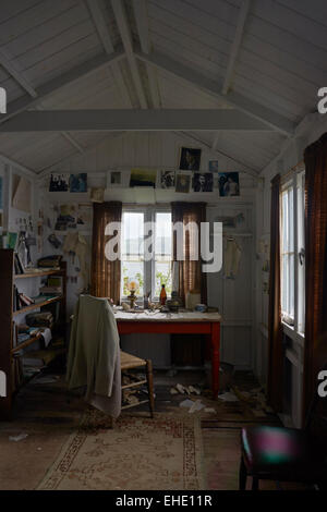 Intérieur de l'écriture de Dylan Thomas shed à Laugharne, Nouvelle-Galles du Sud Banque D'Images