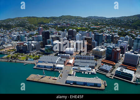 La Queen's Wharf, le port de Wellington et de la CDB, Wellington, Île du Nord, Nouvelle-Zélande - vue aérienne Banque D'Images