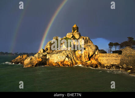 Chapelle rock, Port Blanc, Bretagne, France Banque D'Images