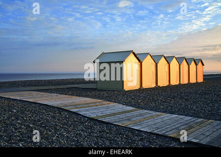 Cabines de plage, Cayeux-sur-Mer, Languedoc-Roussillon, France Banque D'Images