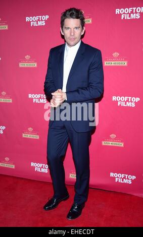 New York, NY, USA. 12Th Mar, 2015. Ethan Hawke aux arrivées de SEYMOUR : UNE INTRODUCTION Premiere présenté par Films sur le toit et PIPER-HEIDSIECK, intérieur du parc à St Bart's, New York, NY 12 Mars, 2015. Credit : Gregorio T./Binuya Everett Collection/Alamy Live News Banque D'Images