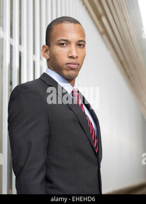 Businessman portrait portant costume et cravate Banque D'Images