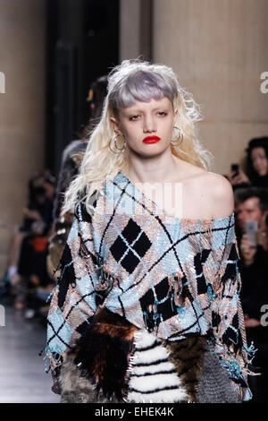 Ashish LFW A/W'15-16 à Topshop, l'espace d'exposition de la Tate Britain 23 Feb Catwalk Banque D'Images