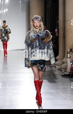 Ashish LFW A/W'15-16 à Topshop, l'espace d'exposition de la Tate Britain 23 Feb Catwalk Banque D'Images