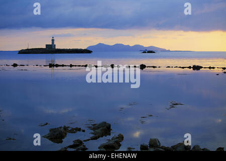 Petite île avec phare, Trapani, Sicile Banque D'Images