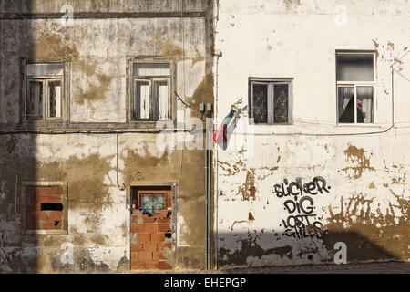 Rotten façade de maison à Albufeira Banque D'Images