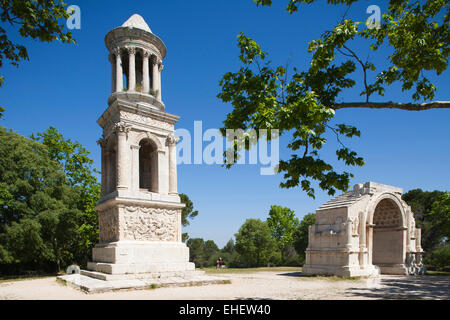 Mausolée et de triomphe, site archéologique de Glanum, saint-remy de provence, les alpilles, Provence, France, Europe Banque D'Images