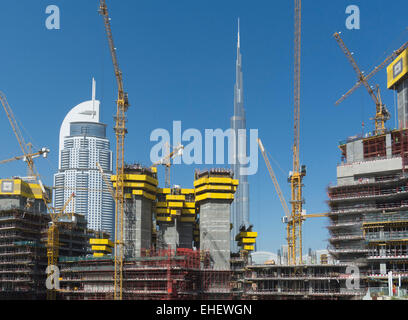 Site de construction de tours d'appartement gratte-ciel tour à Dubaï Émirats Arabes Unis Banque D'Images