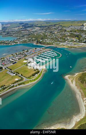 Domaine Ngatitoa, membre de la Marina, et Porirua Harbour, région de Wellington, Île du Nord, Nouvelle-Zélande - vue aérienne Banque D'Images