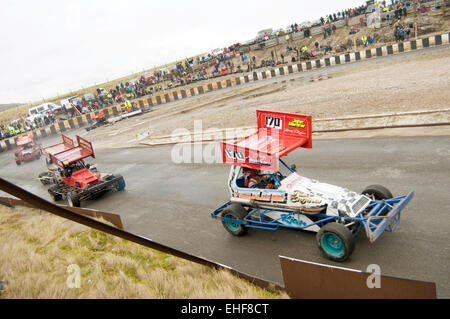 Formule 2 f2 voitures de stock car racing sur une piste ovale pistes à warton près de Blackpool uk race course courses grand grand aérodynamique Banque D'Images