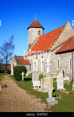 Une vue de l'église paroissiale de St Mary et St à Bawburgh Walstan, Norfolk, Angleterre, Royaume-Uni. Banque D'Images