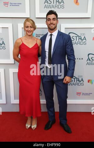 Sydney, Australie. 12 mars 2015. L'ASTRA Prix reconnaissent les meilleurs dans la télévision par abonnement. Les célébrités sont arrivés sur le tapis rouge à l'étoile à Sydney, Australie. Crédit : Richard Milnes/Alamy Live News Banque D'Images