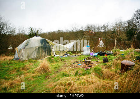 Les yourtes, Tipi à une communauté écologique de la vallée près de Talley au Pays de Galles. Banque D'Images