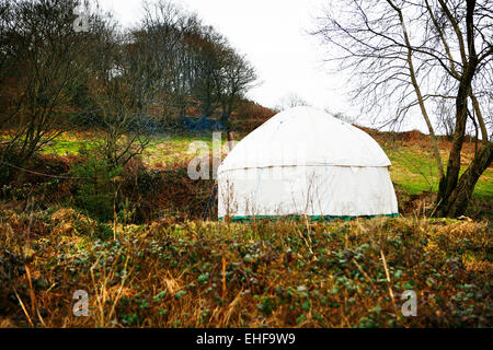 Les yourtes, Tipi à une communauté écologique de la vallée près de Talley au Pays de Galles. Banque D'Images