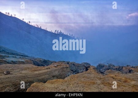 Vue du chemin d'Ijen autour de sunrise, Indonésie Banque D'Images