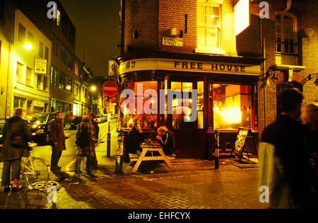 Les Maçons Arms pub dans Shoreditch Londres 2000. Banque D'Images