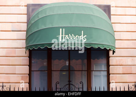 Auvent dans le célèbre magasin Harrods Banque D'Images