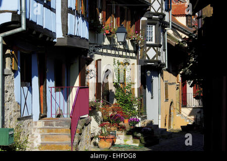 Alley lane, Eguisheim, Alsace, France Banque D'Images