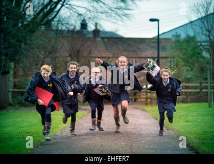 Sidcot School en Winscombe, North Somerset qui est exécuté sur la philosophie Quaker à l'éducation - élèves de l'année 6 Banque D'Images