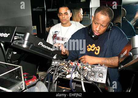 DJ Premier avec Jarren à Kaberet à Londres. Banque D'Images
