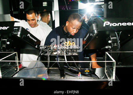 DJ Premier avec Jarren à Kaberet à Londres. Banque D'Images