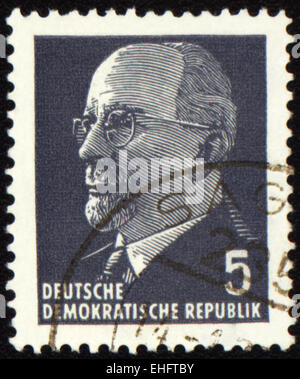 Rda - circa 1971 : timbre imprimé en RDA) montre le président Walter Ulbricht portrait Banque D'Images