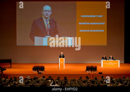 Prague, République tchèque. 13Th Mar, 2015. Le premier ministre tchèque Bohuslav Sobotka a défendu le poste de les sociaux-démocrates (CSSD) président recevant environ 85  % des votes des délégués au congrès du parti à Prague, République tchèque, le 13 mars 2015, selon CTK sources. Sobotka, qui dirigeait le parti depuis 2011, n'avait pas de rival. © CTK/Alamy Live News Banque D'Images