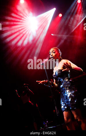 Estelle vivre au Shepherds Bush Empire de Londres. Banque D'Images