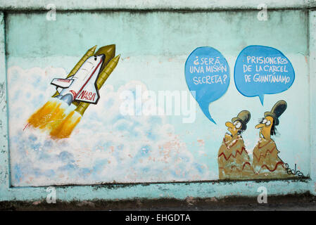 Cuba Santa Clara politique anti-nous série extrême de l'Amérique du Nord États-unis caricature caricatures peintures murales murs rocket prisonniers de Guantanamo ! Banque D'Images