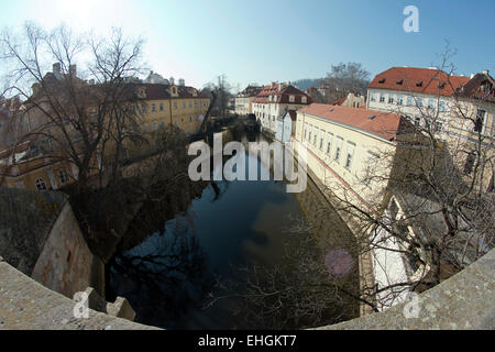 Certovka - Devil's Channel - également appelé la petite Venise de Prague est un court canal artificiel, qui est situé dans la région de Prague Vieille Ville Banque D'Images