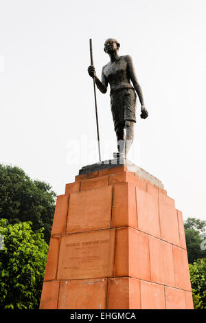 Gandhi staue en Ram Bagh Park, Amritsar. Banque D'Images