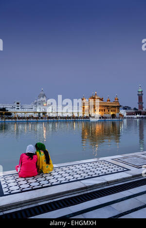 Le Temple d'or à Amritsar. Banque D'Images