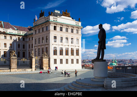 Prague, République tchèque - Mars 4,2015 : Monument de Tomas Garrique Masaryk, le premier président de la Tchécoslovaquie, est placé par le Pr Banque D'Images