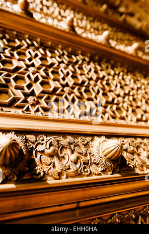 Détails ornés sur une porte de la ville au palais et le musée, Jaipur. Banque D'Images