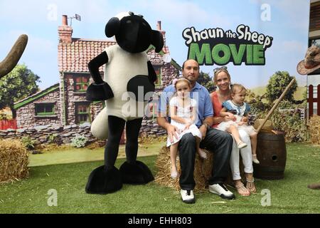 Sydney, Australie. 14 mars 2015. Le marché des célébrités 'Green Carpet' au quartier de divertissement Hoyts, Bent Street, Moore Park pour la première australienne de Shaun le mouton. Crédit : Richard Milnes/Alamy Live News Banque D'Images