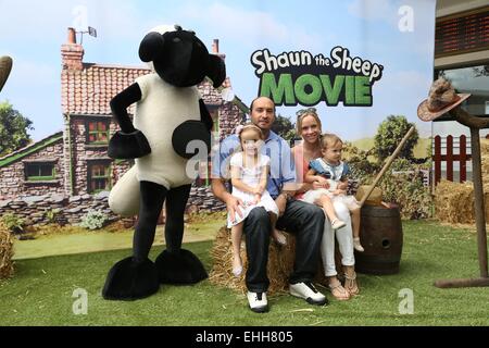 Sydney, Australie. 14 mars 2015. Le marché des célébrités 'Green Carpet' au quartier de divertissement Hoyts, Bent Street, Moore Park pour la première australienne de Shaun le mouton. Crédit : Richard Milnes/Alamy Live News Banque D'Images