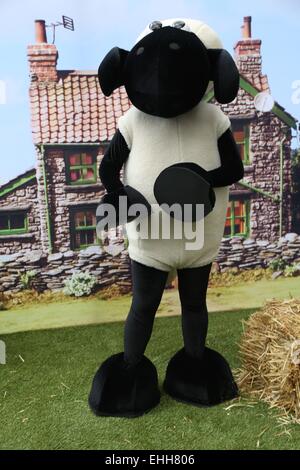 Sydney, Australie. 14 mars 2015. Le marché des célébrités 'Green Carpet' au quartier de divertissement Hoyts, Bent Street, Moore Park pour la première australienne de Shaun le mouton. Photo n'est Shaun le mouton. Crédit : Richard Milnes/Alamy Live News Banque D'Images