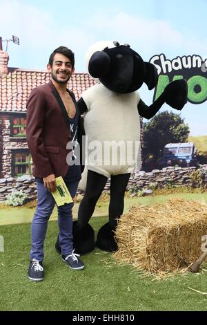 Sydney, Australie. 14 mars 2015. Le marché des célébrités 'Green Carpet' au quartier de divertissement Hoyts, Bent Street, Moore Park pour la première australienne de Shaun le mouton. Photo n'est Carmelo Munzone (X-Factor). Crédit : Richard Milnes/Alamy Live News Banque D'Images