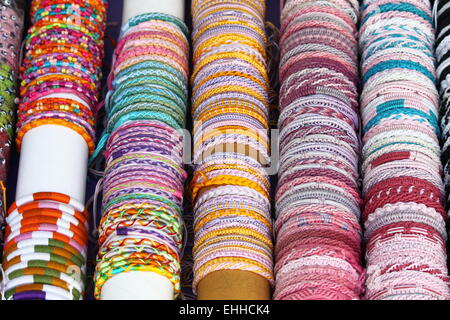 Bracelets colorés Banque D'Images