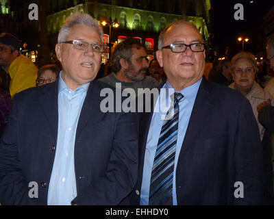 Madrid, Espagne. 13Th Mar, 2015. L'Ambassadeur du Venezuela à l'Espagne, Mario Isea (R), et le Ministre Conseiller, Julio Garcia Jarpa (L), prendre part à un rassemblement pour soutenir le Venezuela, en face de la 'Puerta del Sol', à Madrid, Espagne, le 13 mars 2015. Credit : Miguel Lozano/Prensa Latina/Xinhua/Alamy Live News Banque D'Images