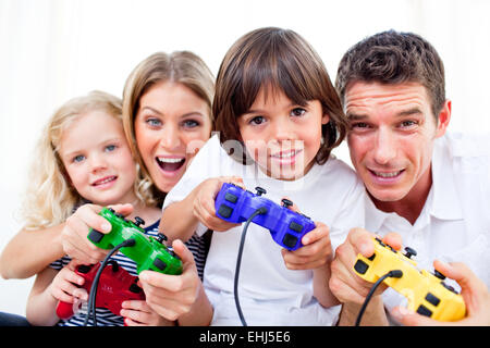 Animated family playing video game Banque D'Images