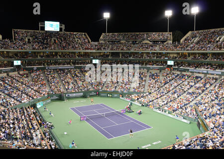 Indian Wells, le 13 mars, 2015 La joueuse de tennis américaine Serena Williams bat Monica Niculescu (Roumanie) dans le simple dames 2ème série au BNP Paribas Open (score 7-5 7-5). Credit : Lisa Werner/Alamy Live News Banque D'Images