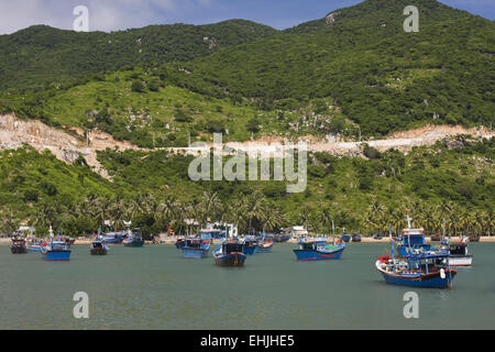 ,Paysage,avec,pêche,de,bateaux,Vinh Hy,,Vietnam Banque D'Images