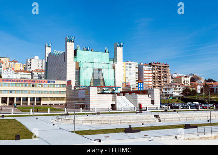 SANTANDER, ESPAGNE - 10 mars 2015 : Le nouveau palais du festival dans la ville de Santander, Cantabria, ESPAGNE Banque D'Images