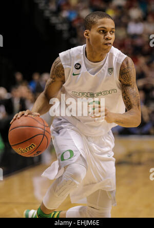 Las Vegas, NV, USA. 13Th Mar, 2015. Oregon #  3 Joseph Young lors de CIP 12 NCAA Men's Basket-ball tournoi entre Utah Utes et de l'Oregon Ducks 67-64 gagner au MGM Grand Garden Arena de Las Vegas, NV. Credit : csm/Alamy Live News Banque D'Images