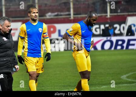 13 mars 2015 : Geraldo Alves # 3 et # 9 Patrick Nkoyi de poste d'au cours de la Liga I jeu entre FC Rapid Bucarest ROU et d'ROU à ''Giulesti - Valentin Stanescu'' Stadium, Roumanie ROU. Catalin Soare/www.sportaction.ro Banque D'Images