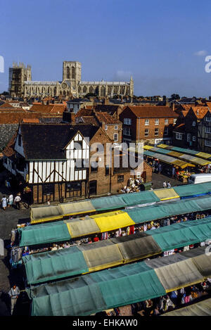 York Minster et Newgate marché. New York. Le Yorkshire. UK Banque D'Images