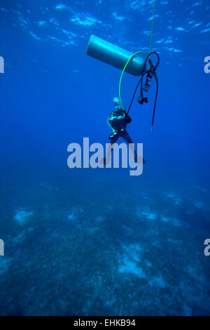 Plongeur avec réservoir additionnel, Cuba Banque D'Images