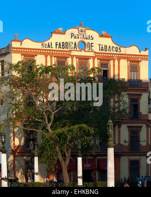 Bâtiment de l'usine de cigares Partagas, La Havane Banque D'Images